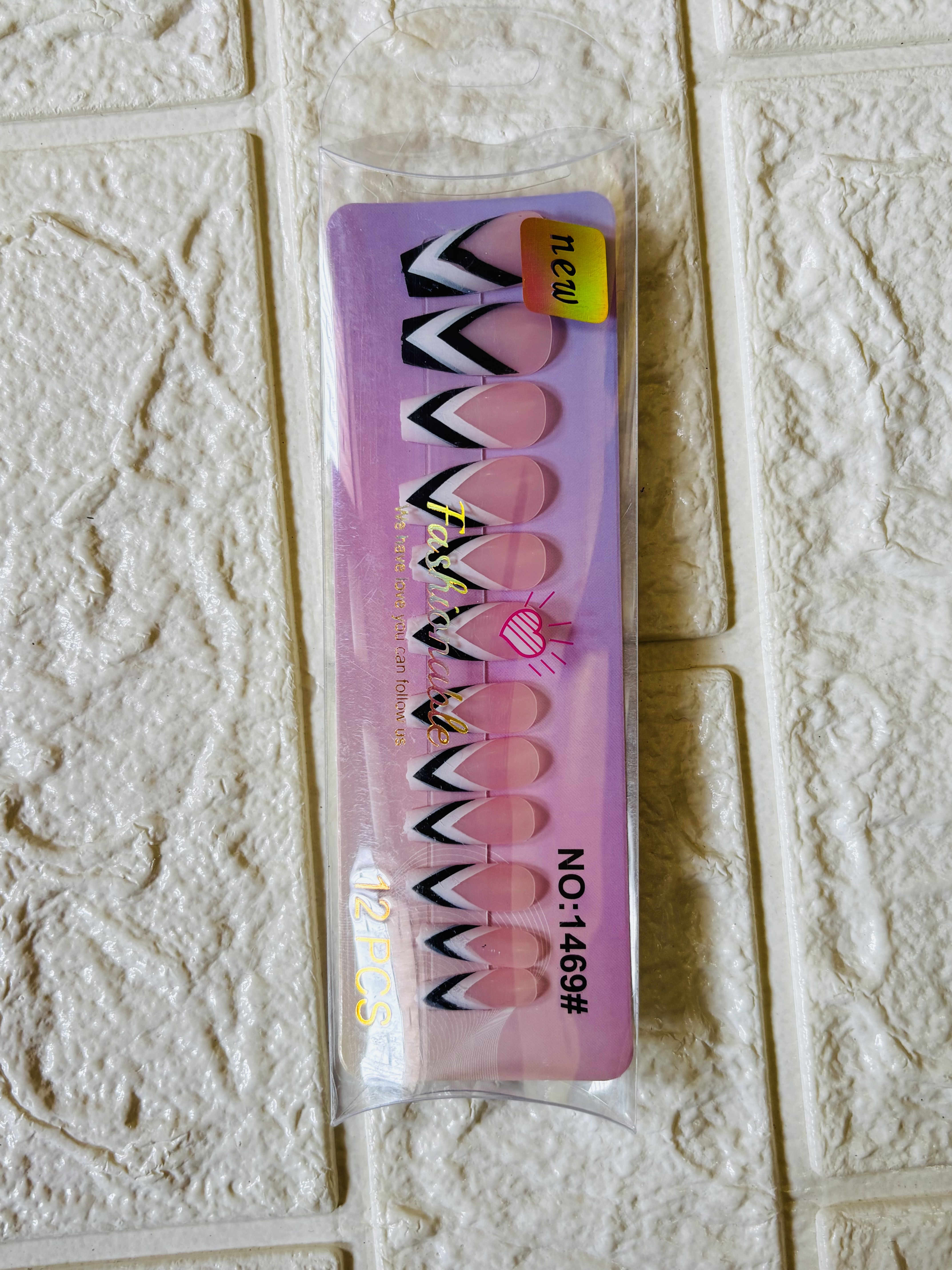 Casual Nail 2 (Black & White)