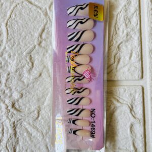 Casual Nail 1 (Black & White)