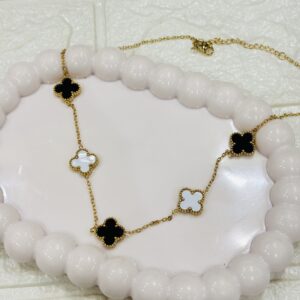 Clover Necklace (Black & White)